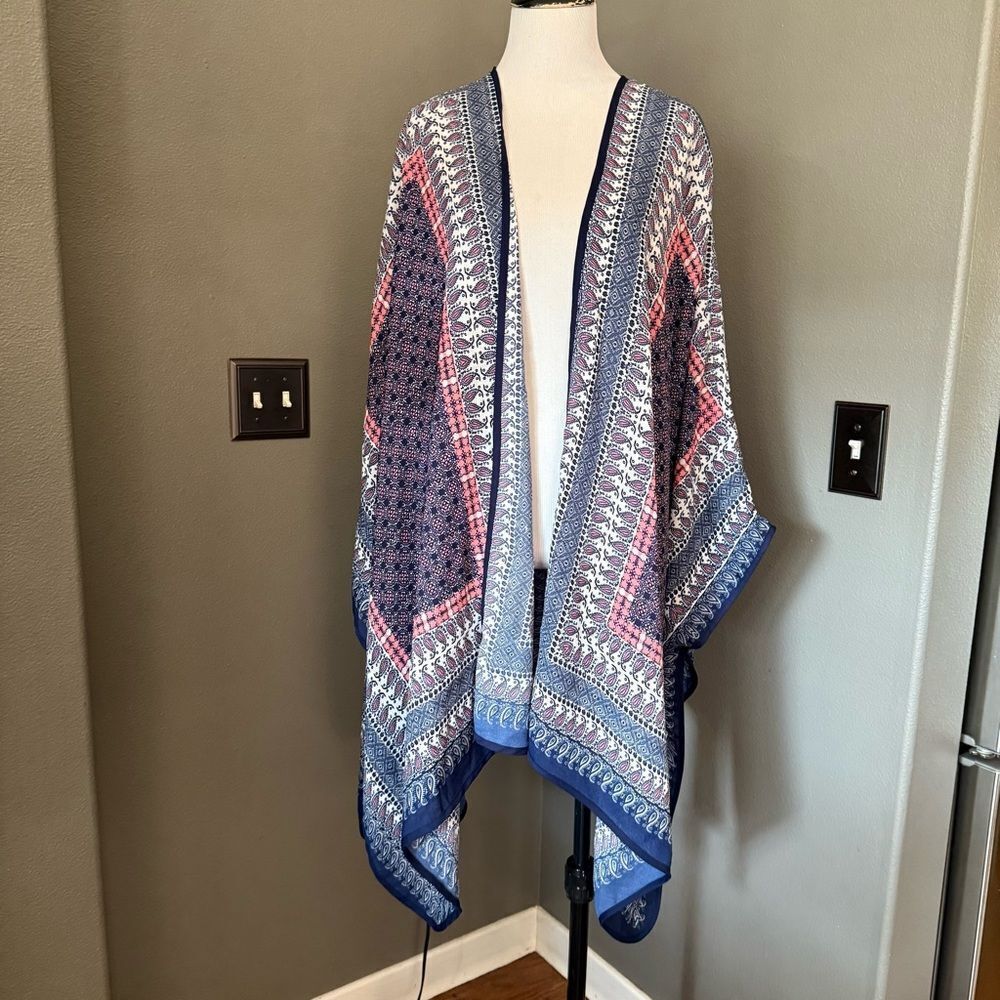 Japna Paisley Kimono in Blue and White